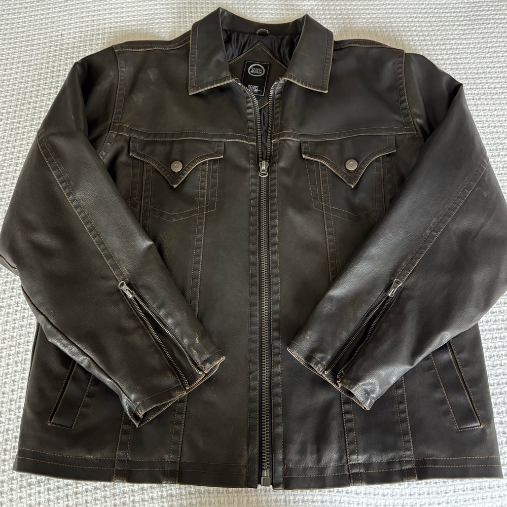 Men’s Vintage Faux Leather jacket. From a smokes d pet free home